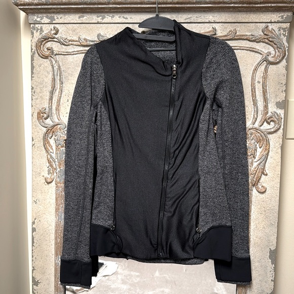 lululemon athletica Jackets & Blazers - Lululemon Running Jacket